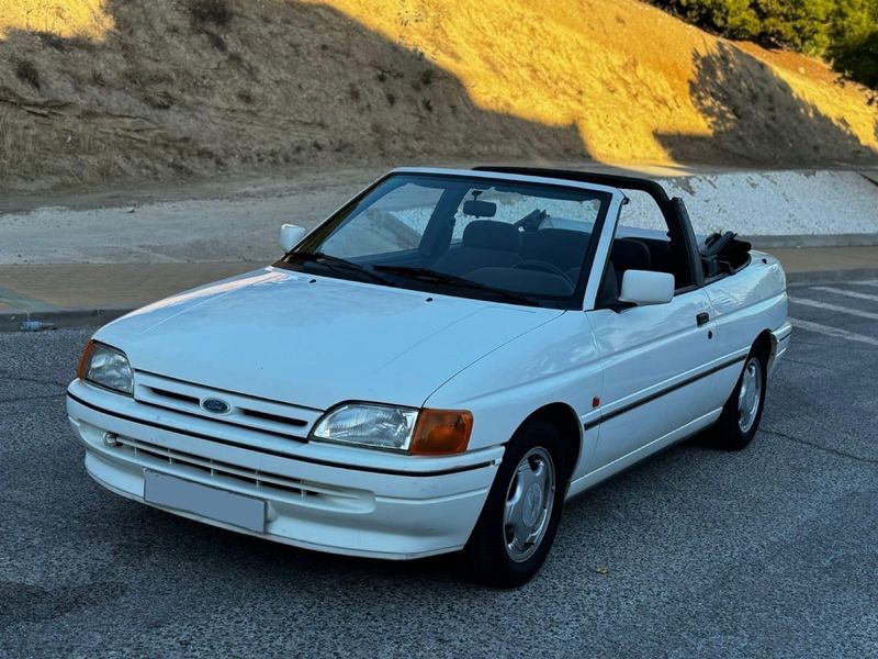 Ford Escort 1992 - foto 1