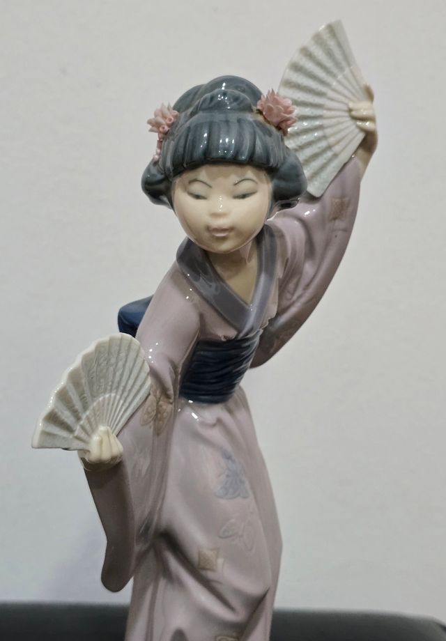 Figura Lladró porcelana Madame Butterfly 29cm.