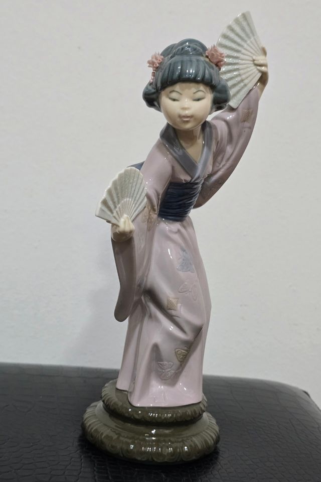 Figura Lladró porcelana Madame Butterfly 29cm.