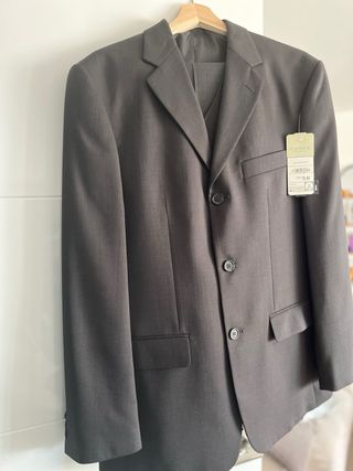 TRAJE AMERICANA GRIS 