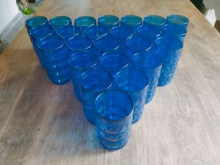24 Vasos de cristal azul cobalto