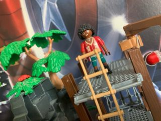 Playmobil Dino Campamento Base con T Rex