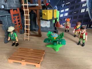 Playmobil Dino Campamento Base con T Rex