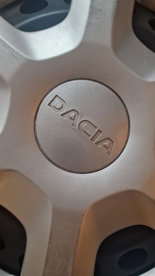 Llantas con logo Dacia Dokker Stepway
