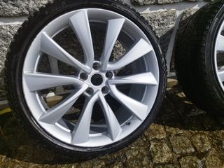 Neumáticos Tesla Model 3 20