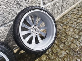 Neumáticos Tesla Model 3 20