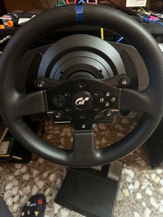 Volante thrusmaster T300 RS