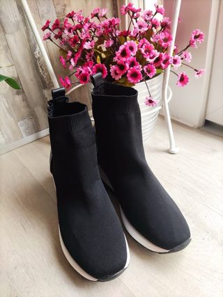 Botines con suela deportiva