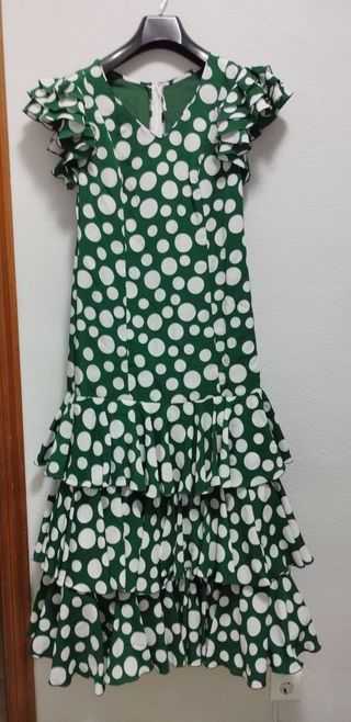 TRAJE FLAMENCA VERDE CON LUNARES BLANCOS