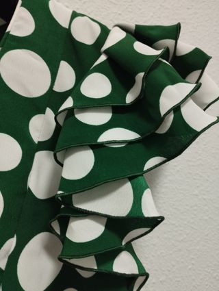 TRAJE FLAMENCA VERDE CON LUNARES BLANCOS