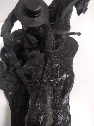 Figura bronce rejoneador y toro