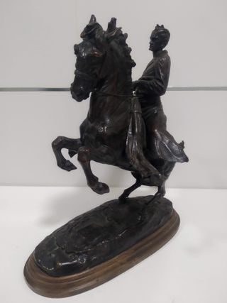 Figura jinete rejoneador de bronce