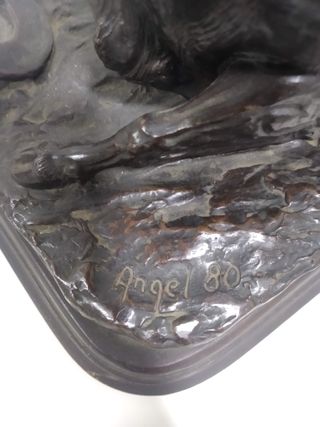 Figura toro moribundo de bronce