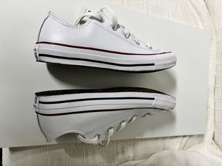 Deportivas Converse All Star de cuero.