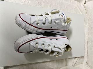 Deportivas Converse All Star de cuero.