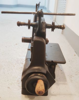 Remalladora alemana de 1935 antigua máquina coser