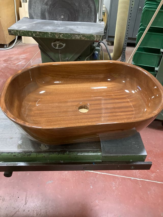 Lavandino artigianale in legno di mogano