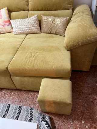 Sofa de dos plazas de terciopelo oro comodo