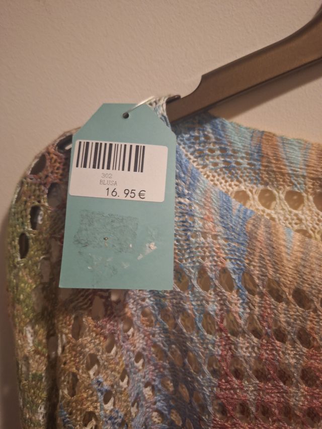 Camiseta calada nueva colores T única