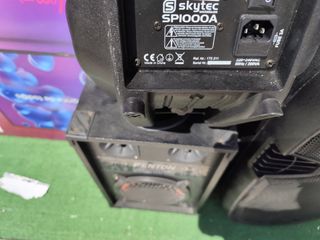 Altavices autoamplificados y mesas