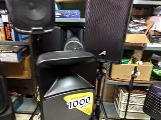 Altavices autoamplificados y mesas