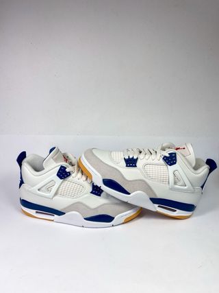Air Jordan 4 Retro SB Navy: 42 EU / 8.5 US