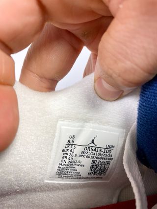 Air Jordan 4 Retro SB Navy: 42 EU / 8.5 US