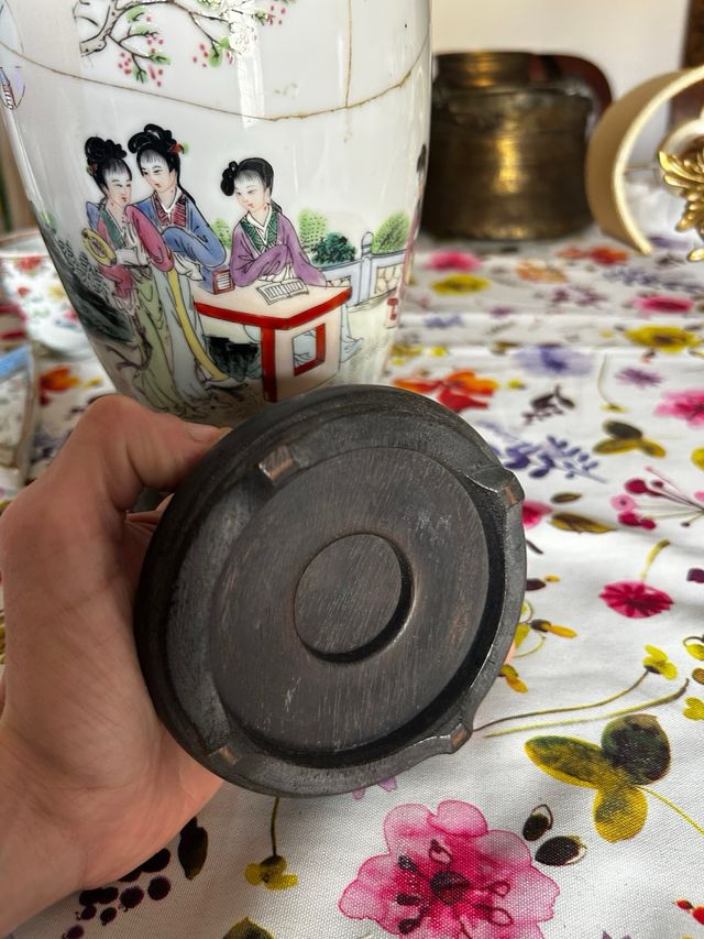 2 Vasi cinesi in porcellana Canton con base legno