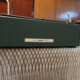 Maquina de escribir olivetti LETTERA 32