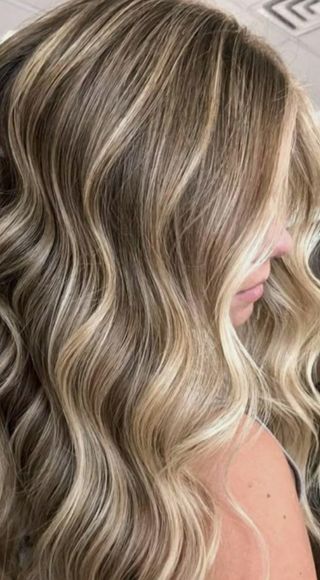 PELUQUERÍA MAQUILLAJE 