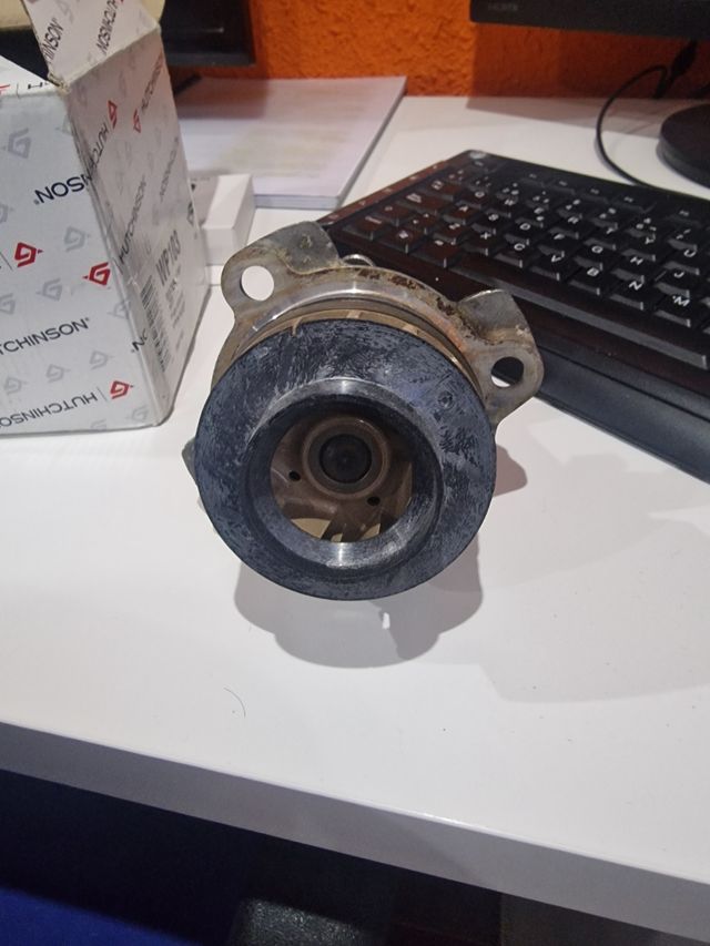 Bomba de agua renaul megane