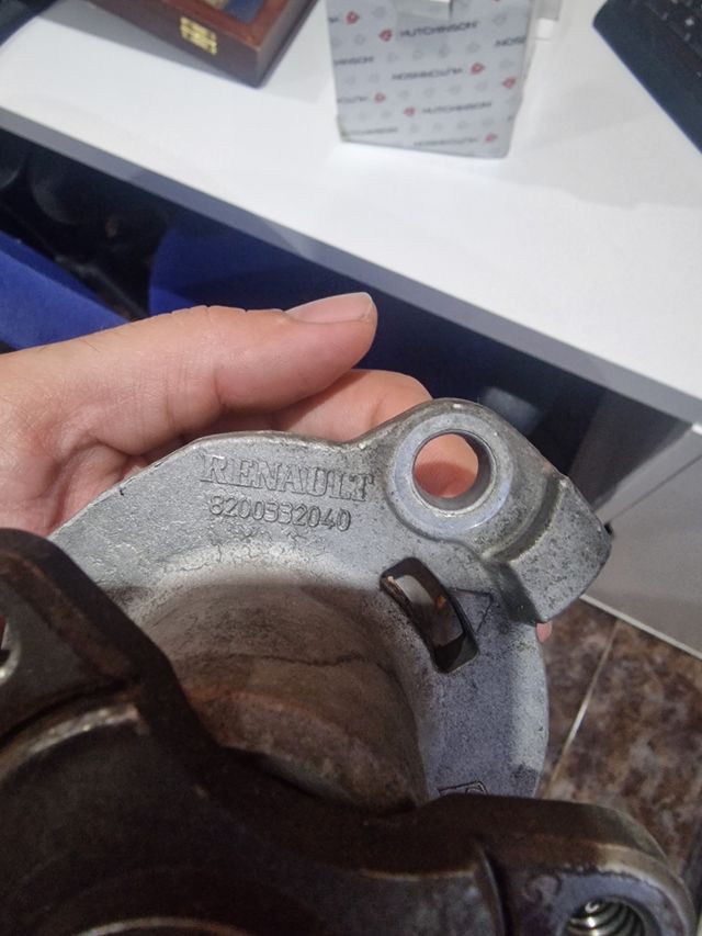 Bomba de agua renaul megane