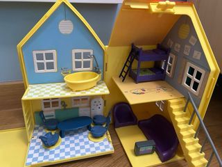 Casa de Peppa Pig con personajes