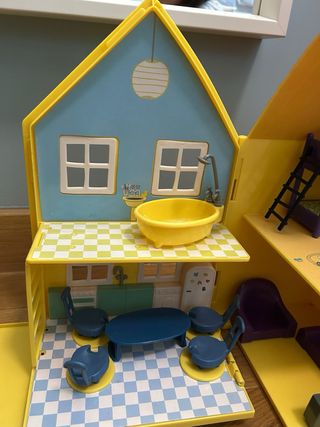 Casa de Peppa Pig con personajes