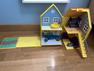 Casa de Peppa Pig con personajes