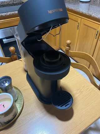 Cafetera Nespresso Vertuo Next  Cápsulas Recargables INOX