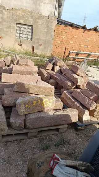 Bordillos de rodeno antiguos