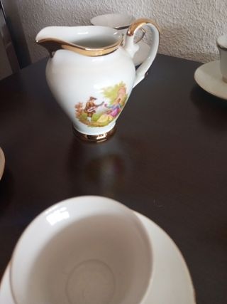 Juegos de café con 8 tazas y platos