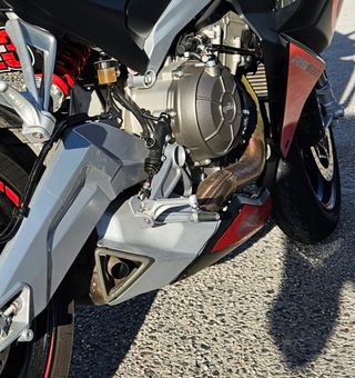 Escape original aprilia rs660