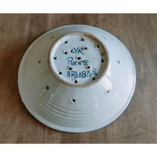 Plato hondo escurridor de P. Arzobispo