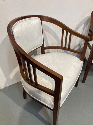 Pareja de butacas nogal tapizadas