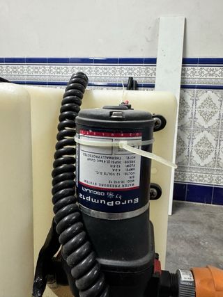 Depósito agua con bomba