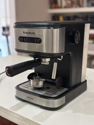 Cafetera espresso Mercucio taurus como nueva
