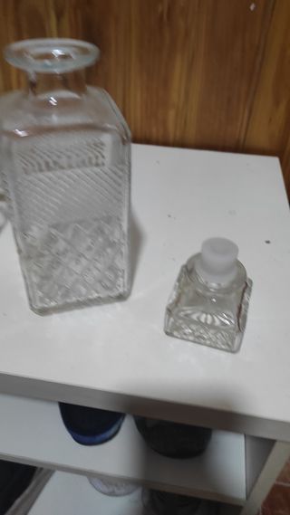 Juego 6 vasos wiscky y botella.