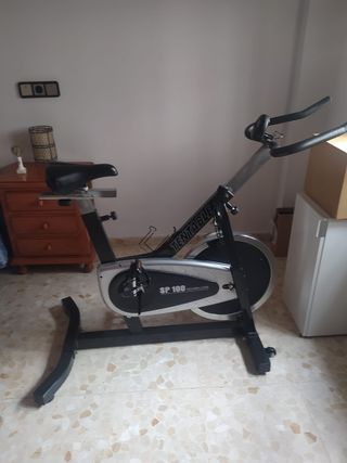 Bicicleta spinning Rentable SP100 con pantalla LCD