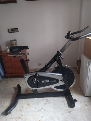 Bicicleta spinning Rentable SP100 con pantalla LCD