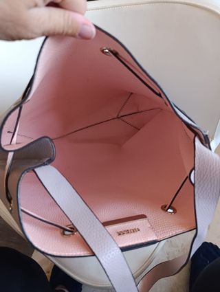 Bolso Guess reversible tipo saco