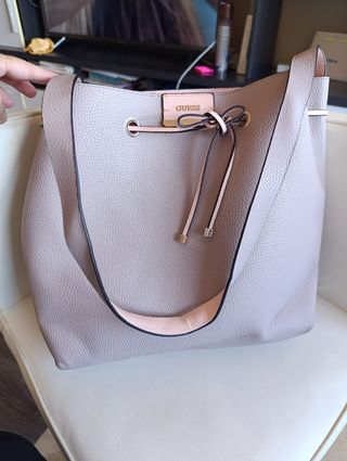 Bolso Guess reversible tipo saco