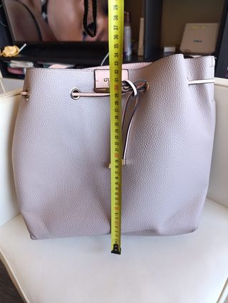 Bolso Guess reversible tipo saco