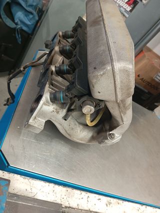 Colector admisión 316 i e36 motor m40b16